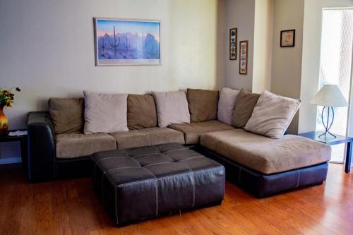 Condo with Mountain Views and Pool Near Casino El Paso