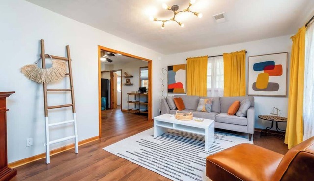 Convenient Mid Century Sleeps 6 in Parsons, TN