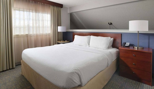 Convenient Stay, Superb Location! 3 Modern Units, Free Breakfast, w/Pool