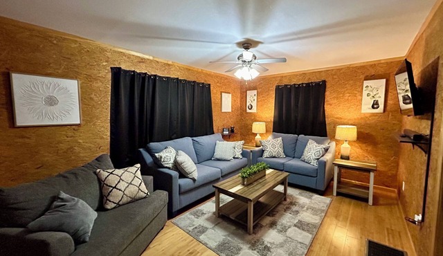 Conveniently Located Modern Home - Downtown-River-Casino-SEMO-Hospital