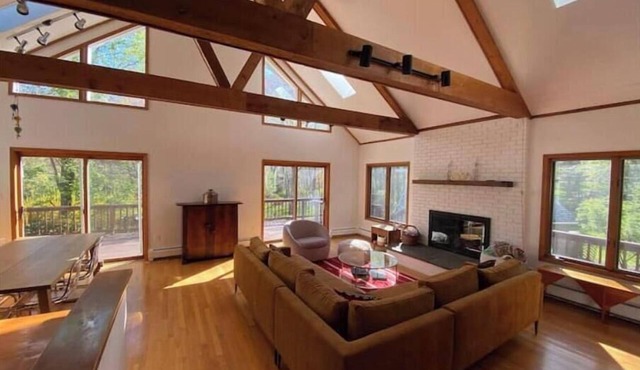 Copake Lake chalet with indoor pool