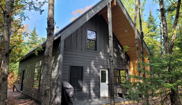 Copper Harbor Chalet. A 2 bed/2 bath cozy wooded retreat near Lake Superior