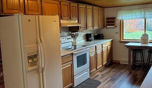 Country charm, quiet hidaway. Located on snowmobile trail 16.