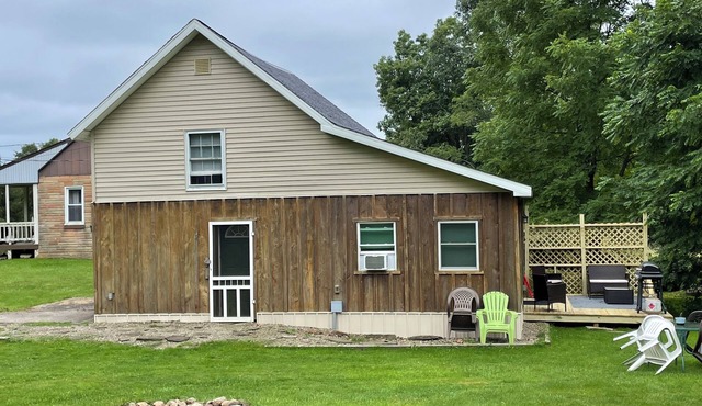 Country Cottage On 3+ Acres Between Edinboro And Meadville