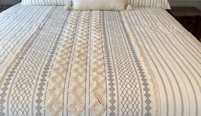 Cozy B&B with WiFi and AC in welcoming South Kortright