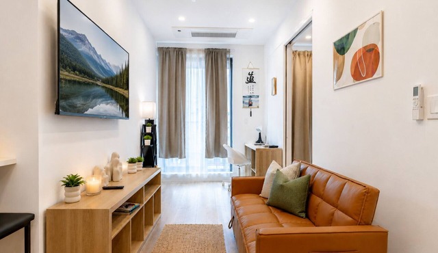 Cozy & Chic Renovated Brooklyn with Balcony