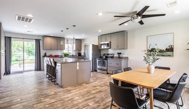Cozy, Clean and Bright 4BR/2BA Home! Welcome!