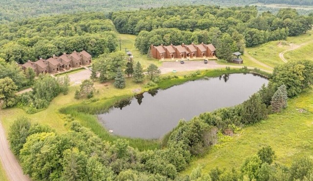 Cozy, Clean, & Quiet 2B/2B Ski In/Ski Out Condo w/Hot Tub!