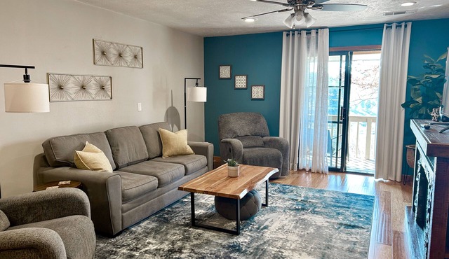 Cozy Condo with Lake View and Golf. Short walk and quicker drive to amenities!