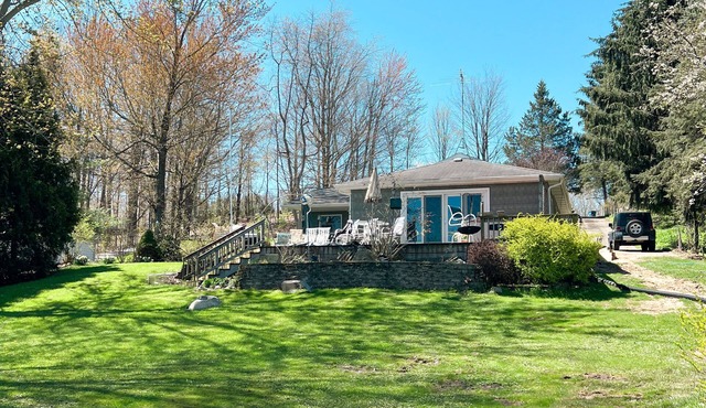 Cozy Cottage Lakefront View - Paddle Board, Kayak, Hot Tub and more!