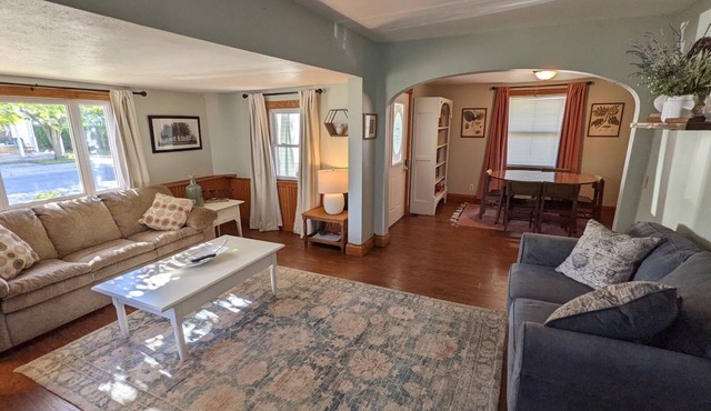 Cozy cottage within walking distance of almost everything