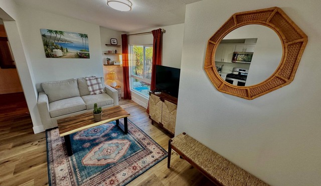 Cozy flat with dedicated office and gorgeous mountain views.