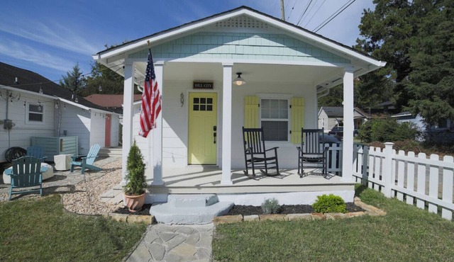 Cozy Historic Cottage | Walk to Northshore