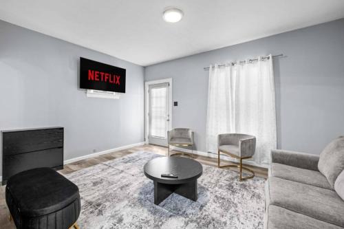 Cozy Home Mins to Niagara Falls and Hospital