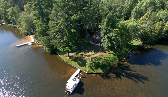 Cozy, Lakefront Cabin - Year Round Retreat!