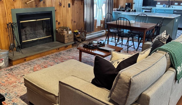 Cozy Mountain Cabin near Hiking and Fishing, 10 minutes to Hunter Mountain