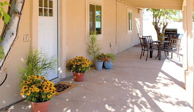 COZY NORTH PHX 2 BR CASITA, Trailer parking and near MAYO Clinic