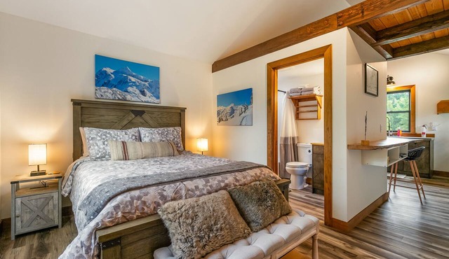 Cozy Studio Apartment Maple Falls, Hot Tub, Ev Charging in Maple Falls