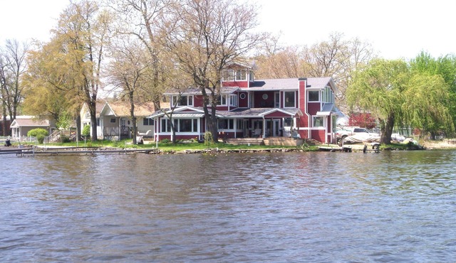 Custom~Unique Lakefront - Panoramic, HotTub-Swim-Dock your boat,