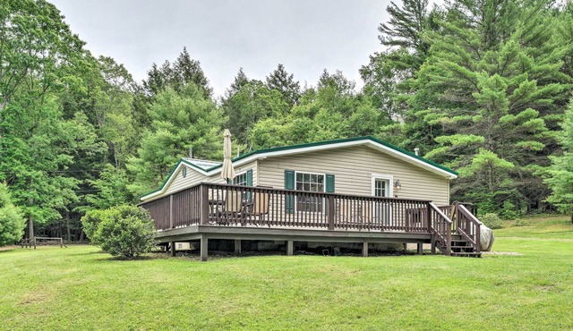 Deck, Fire Pit & Yard: Mountain Escape!