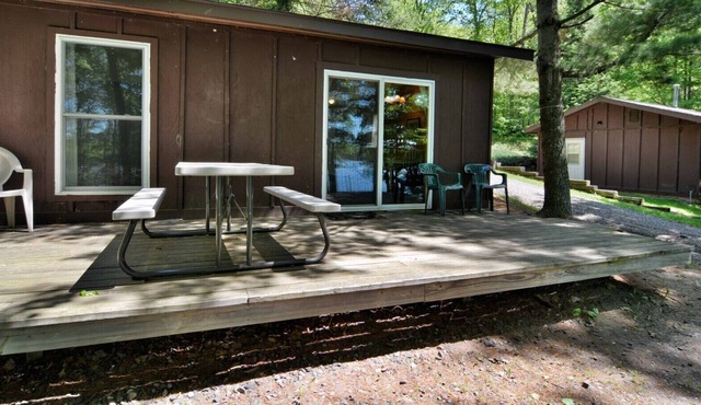 Deer Trail Resort Lakeside 8 | 2 Bed, 1 Bath