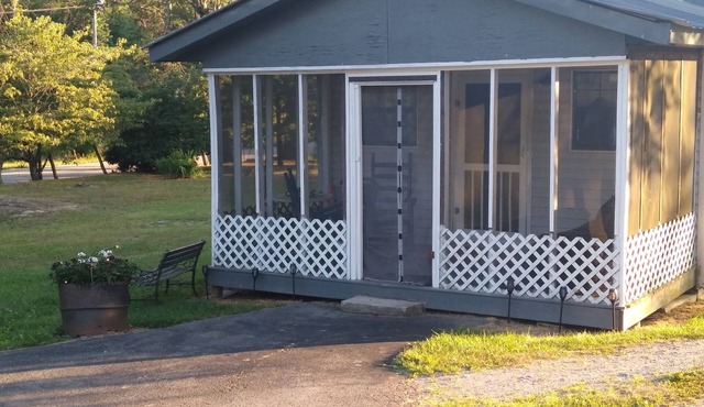 Delightful, pet friendly 1-bedroom apartment in beautiful Sewanee in Sewanee