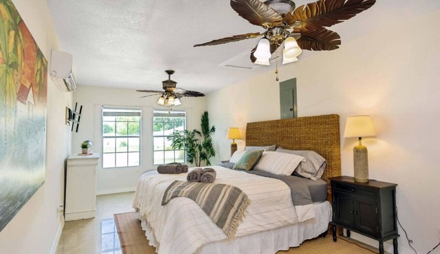 ~Den Delight Sleeps 9 UNF, Mayo Clinic, & Beach~
