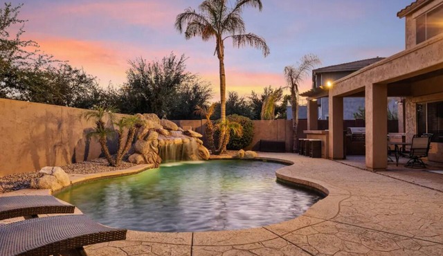 Desert Oasis - Heated Pool w/Waterfall and Grotto in Gilbert