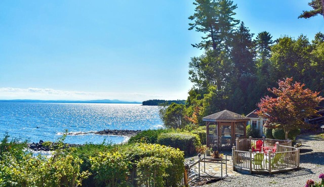 Dock Access! Charming Lake Champlain Carriage Home