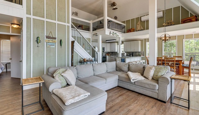 Dock & Fire Pit: Stunning Lake Sinclair Home! in Sparta