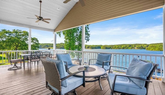 DockTales - Panoramic Views & Private Dock