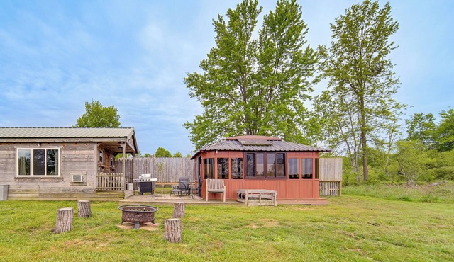 Dog-Friendly Cabin Near Pymatuning Lake!