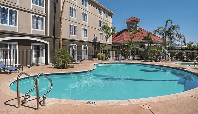 Double Bed Room, La Quinta Phoenix Chandler, Free Breakfast, 2 Family Rooms