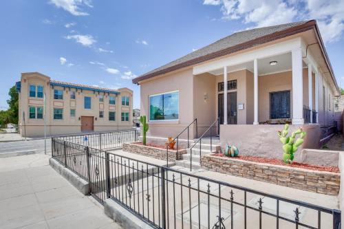 Downtown El Paso Home ~ 1 Mi to Medical Center St