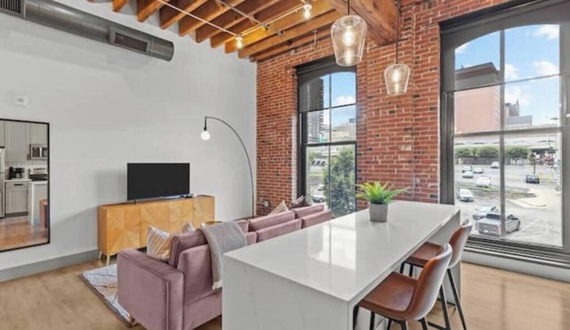 Downtown Loft on Riverfront Next to Arch & Convention Center