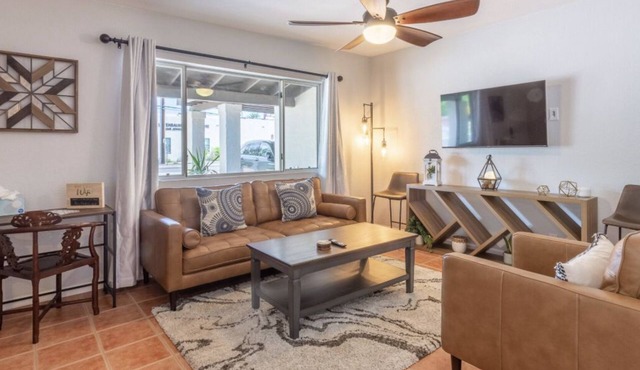 Downtown Tempe Maple-Ash Patio Home Steps from ASU