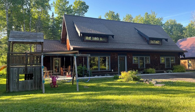 Duluth's North Shore 4+ Bedroom/3+ Bath + Sauna - Talmadge Timber Cottage Home