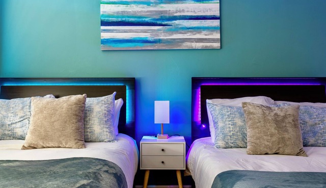 Eclectic Tech and Family Friendly with Gaming 5 min Walk to Meta in Menlo Park in Menlo Park