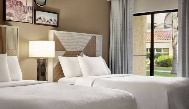 Embassy Suites by Hilton Phoenix Tempe