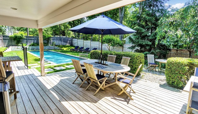 Enjoy a lovely summer retreat in Sag Harbor Village, 1 mile to Main Street