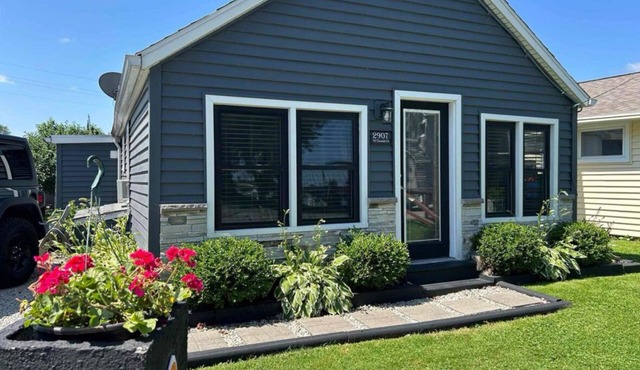 Entire Home with Lake Access - Cozy Cove at Manitou