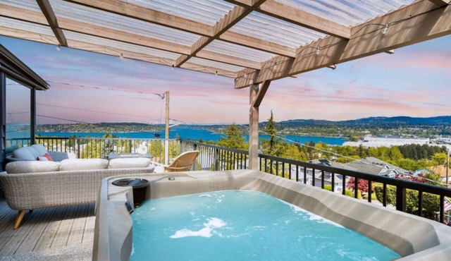 Entire 5B2B Home | Serene Lake Views & Hot Tub
