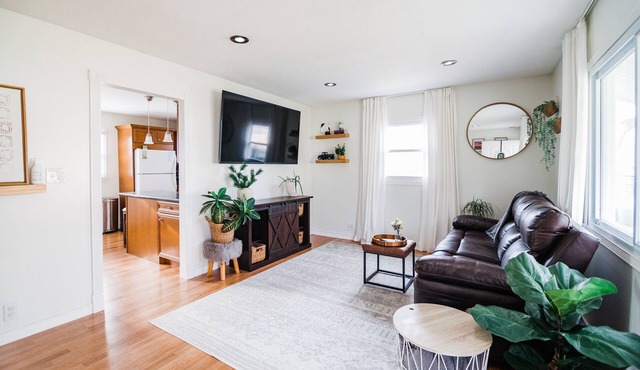 Exclusive Spread | 3 Miles to Downtown | Sleeps 5