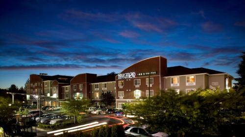 Executive Residency by Best Western Navigator Inn & Suites in Everett