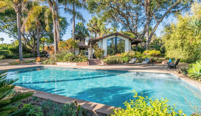 Expansive and Modern Home With Pool and Tennis Court!
