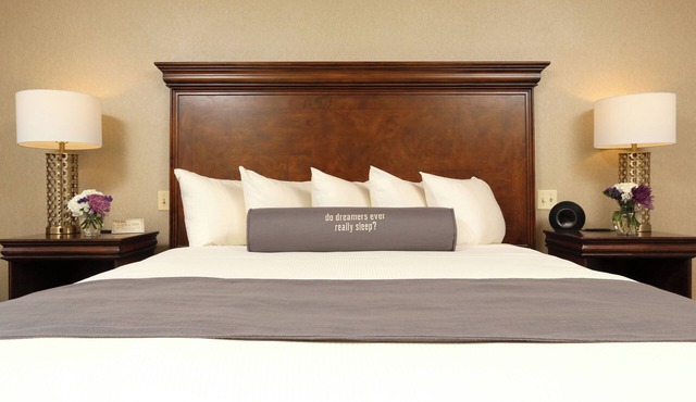 Experience a Romantic Elegant Escape in Historical Rochester!
