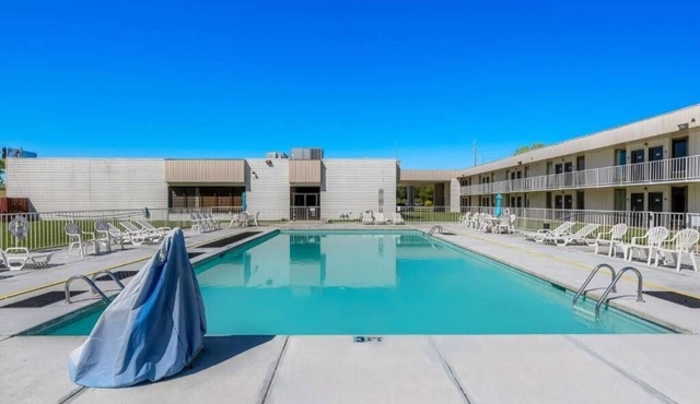 Experience Relaxation with Pool and Free On-Site Parking | 4 Affordable Rooms