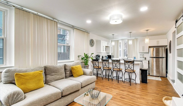 Explore Rochester! Charming Home 1 Mi to Downtown