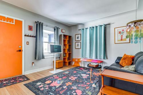 Families Welcome! Colorful Berkley Home w/Yard