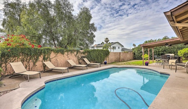 Family Friendly! Poolside Desert Oasis in Glendale